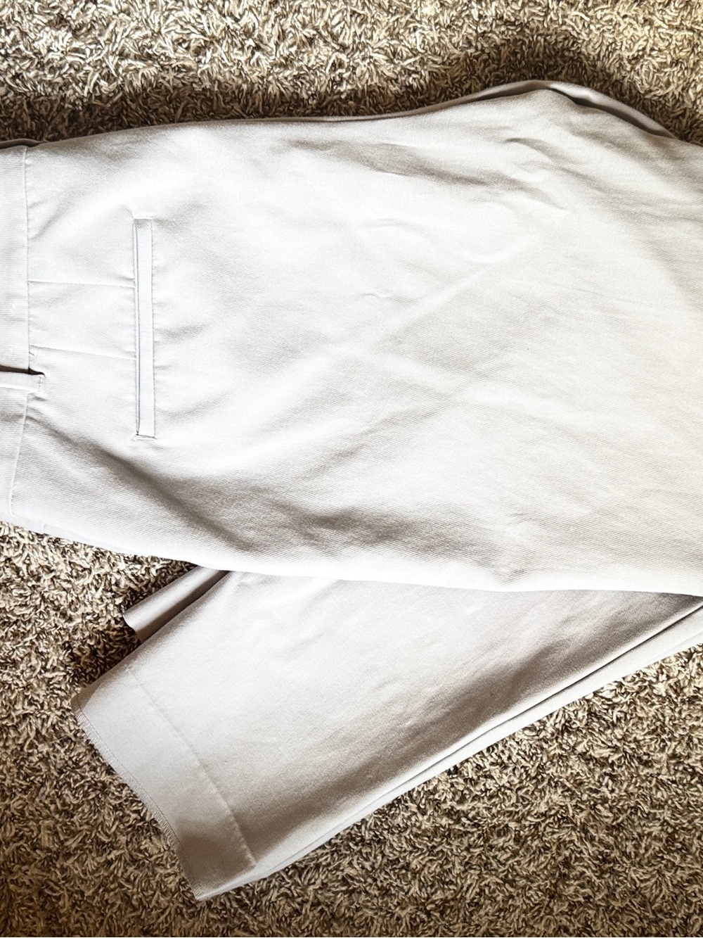 White House Black Market Cropped Pants in Light Cream